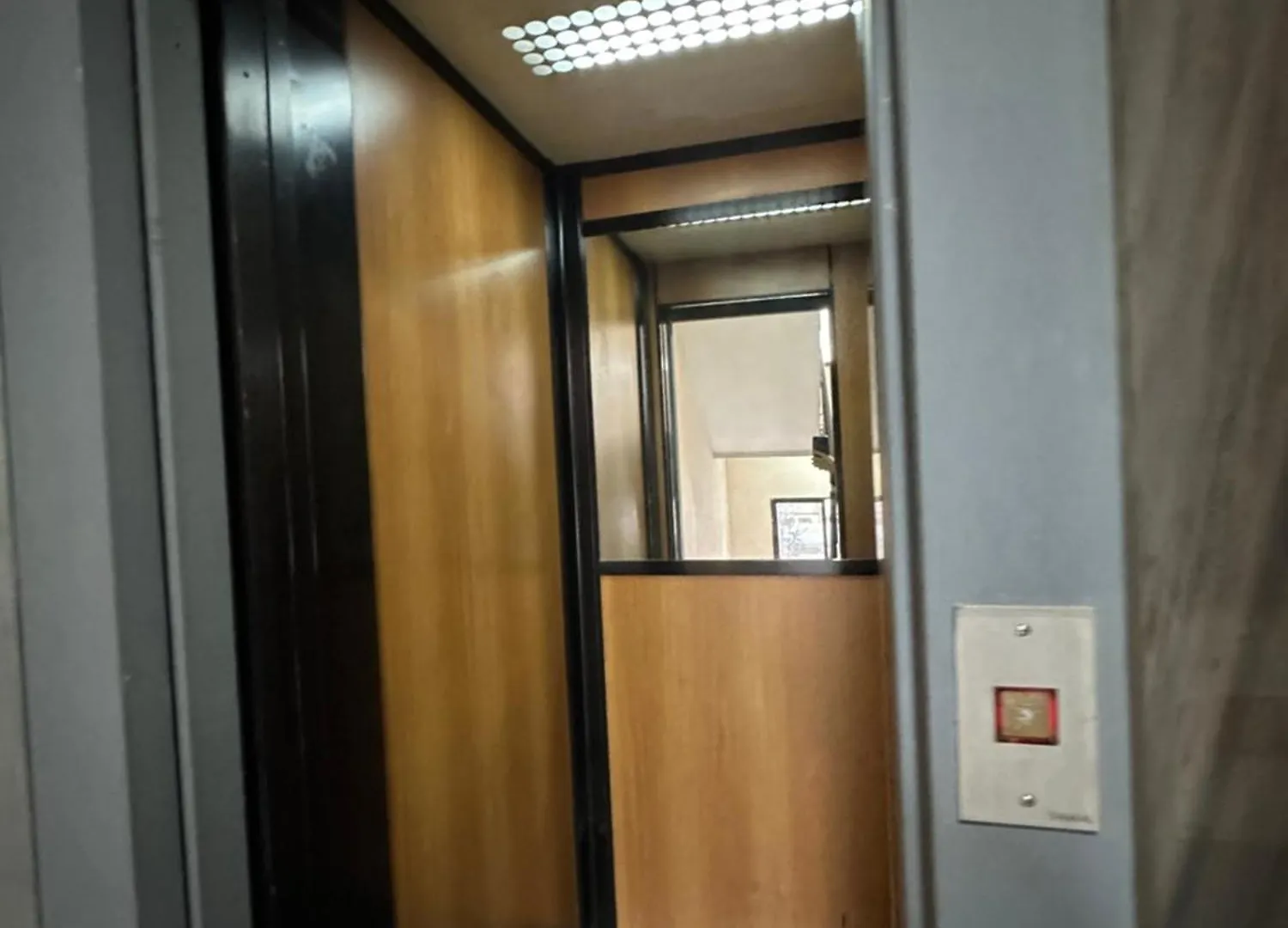 Nunu'S Place At Top Location Blloku Tirana