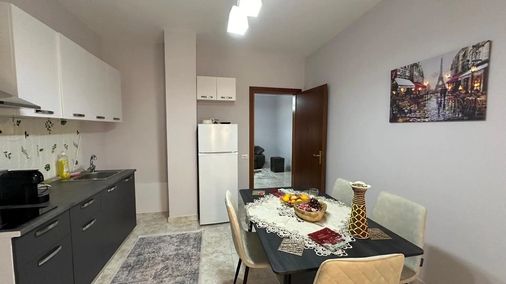 Nunu'S Place At Top Location Blloku Tirana